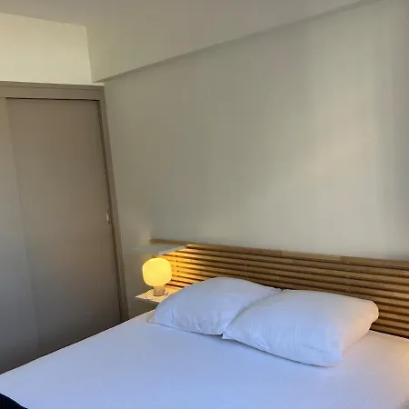 Front De Deux Chez Germaine *