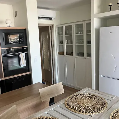 Front De Deux Chez Germaine Apartman *